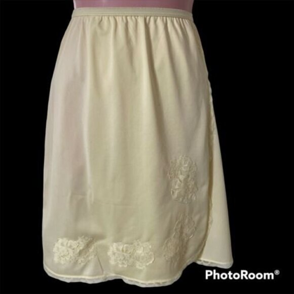 Vintage Shadowline  Woman's Half Slip Medium Yellow Pillow Tab Floral Appliques - Picture 1 of 5